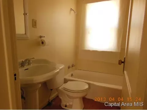 2445 S 6th Street St, Springfield, IL 62703 photo 8