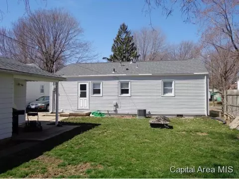 1128 Johnson Ln, Springfield, IL 62702 photo 2