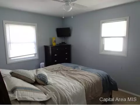 1128 Johnson Ln, Springfield, IL 62702 photo 9