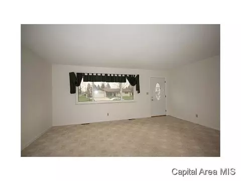 20 Birch Dr, Chatham, IL 62629 photo 6