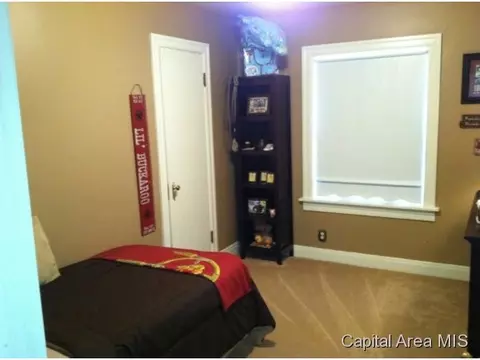 1957 Outer Park Dr, Springfield, IL 62704 photo 11