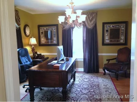 1957 Outer Park Dr, Springfield, IL 62704 photo 8