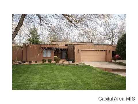5 Washington Pl, Springfield, IL 62702 photo 2