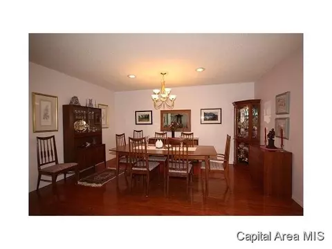 5 Washington Pl, Springfield, IL 62702 photo 4