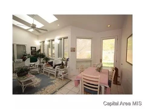 5 Washington Pl, Springfield, IL 62702 photo 12