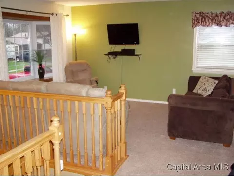 2325 Queensway, Springfield, IL 62703 photo 3