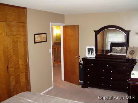 2325 Queensway, Springfield, IL 62703 photo 8