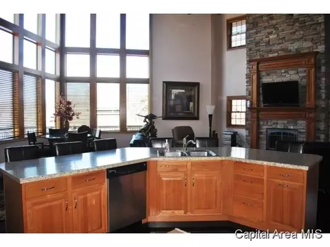 10900 Clearwater Ln, Shipman, IL 62685 photo 6