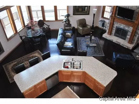 10900 Clearwater Ln, Shipman, IL 62685 photo 7