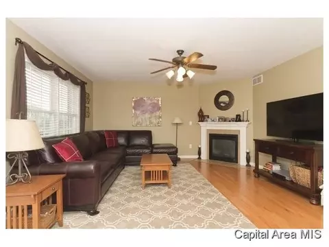 2908 Tanner, Springfield, IL 62702 photo 2