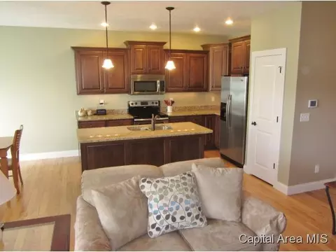 2407 Aaron, Springfield, IL 62704 photo 6