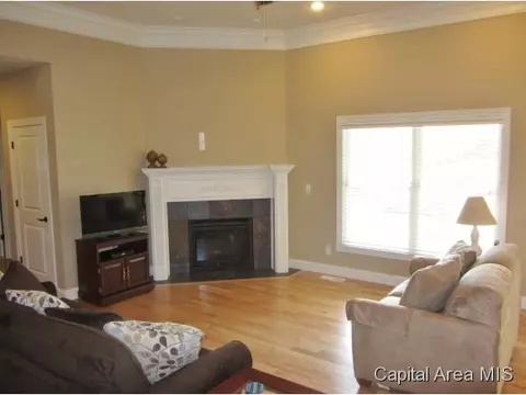 2407 Aaron, Springfield, IL 62704 photo 2