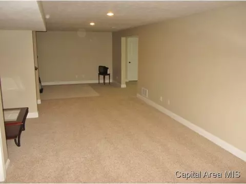2407 Aaron, Springfield, IL 62704 photo 16