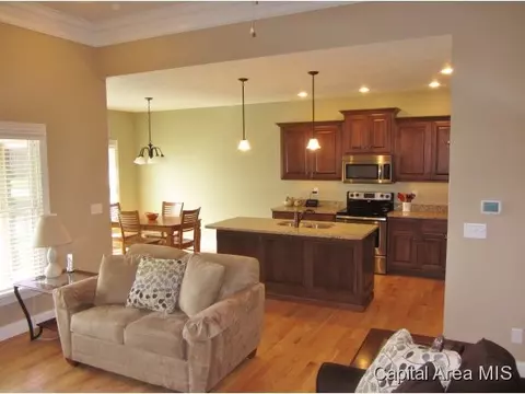 2407 Aaron, Springfield, IL 62704 photo 4