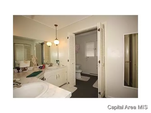 1023 E Lake Shore Dr, Springfield, IL 62707 photo 11