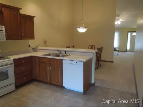 2807 Wordsworth, Springfield, IL 62711 photo 4