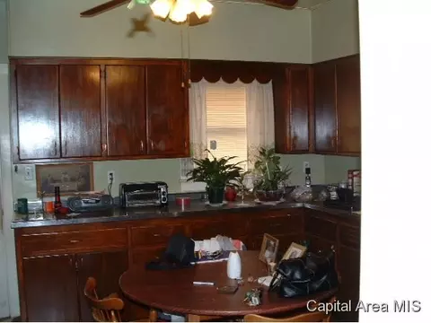 630 E Kys, Springfield, IL 62702 photo 2