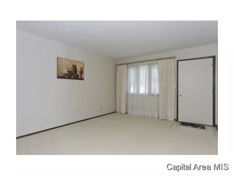 2027 Scarbrough, Springfield, IL 62702 photo 6