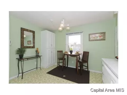 2027 Scarbrough, Springfield, IL 62702 photo 5