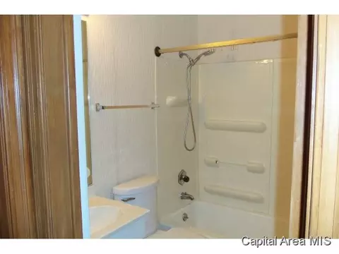 2040 N 6th St, Springfield, IL 62702 photo 7