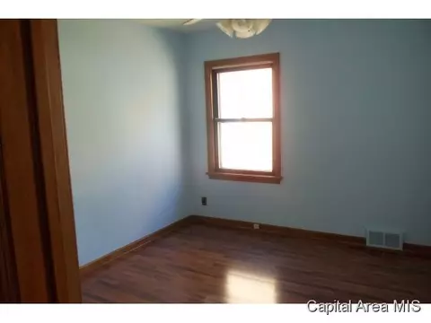 2040 N 6th St, Springfield, IL 62702 photo 8