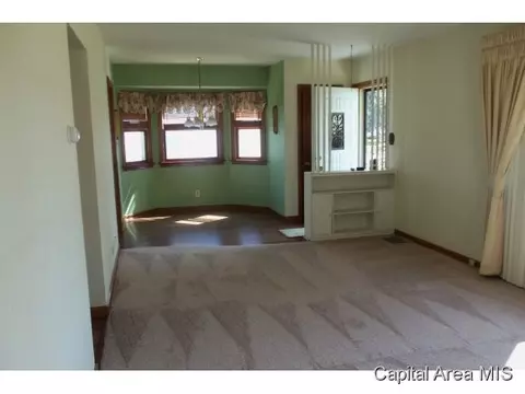 2040 N 6th St, Springfield, IL 62702 photo 5