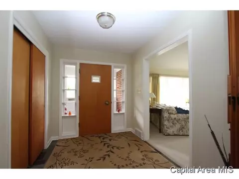 2114 S Park, Springfield, IL 62704 photo 4