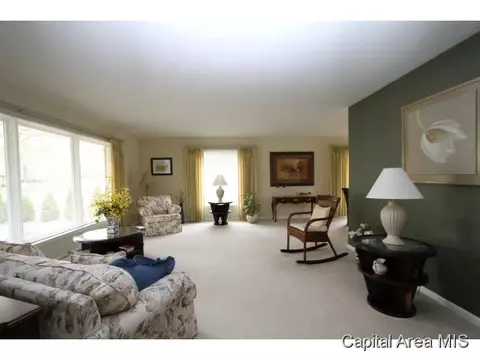 2114 S Park, Springfield, IL 62704 photo 2
