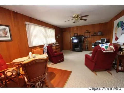 2114 S Park, Springfield, IL 62704 photo 8