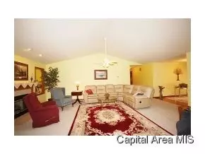 1424 Sequoia, Chatham, IL 62629 photo 2