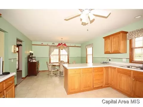 1424 Sequoia, Chatham, IL 62629 photo 8