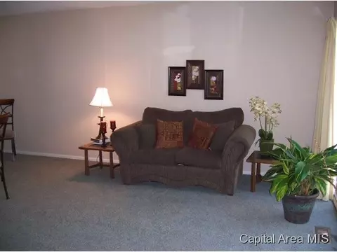 14 Country Pl, Springfield, IL 62703 photo 3