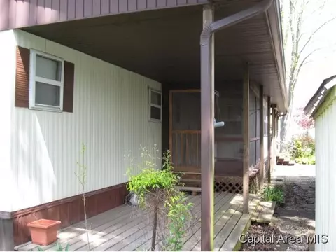 819 Madison St, Girard, IL 62640 photo 12