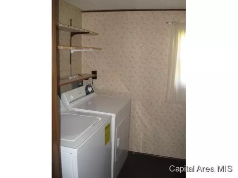 819 Madison St, Girard, IL 62640 photo 9