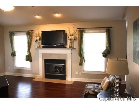 5113 Manhattan Dr, Springfield, IL 62711 photo 2