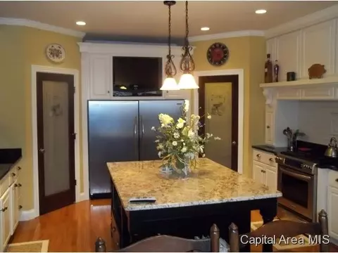 2300 Grey Stone, Springfield, IL 62704 photo 8