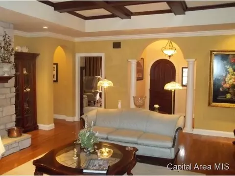 2300 Grey Stone, Springfield, IL 62704 photo 2