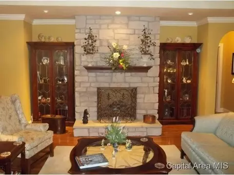 2300 Grey Stone, Springfield, IL 62704 photo 3