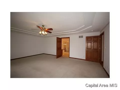 2420 Shabbona Dr, Springfield, IL 62702 photo 16