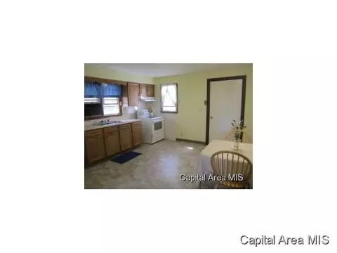 2208 E Kys, Springfield, IL 62702 photo 3