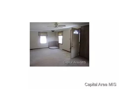2208 E Kys, Springfield, IL 62702 photo 2