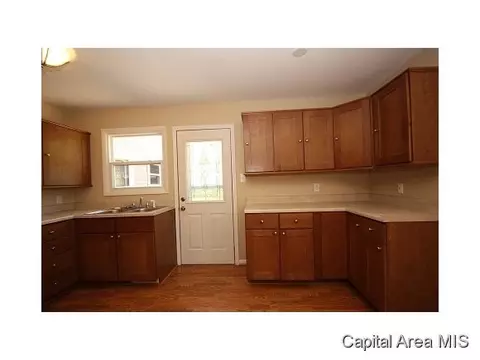 1641 Schrader, Springfield, IL 62702 photo 4