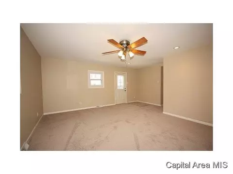 1641 Schrader, Springfield, IL 62702 photo 3