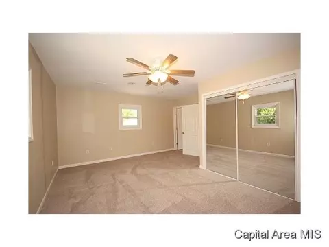 1641 Schrader, Springfield, IL 62702 photo 13