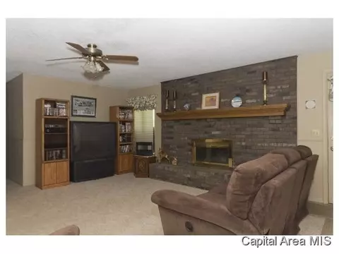103 Bellerive, Springfield, IL 62704 photo 8