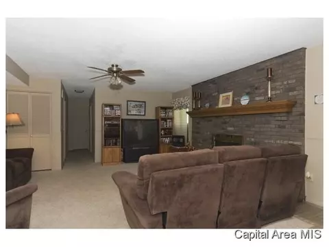 103 Bellerive, Springfield, IL 62704 photo 9