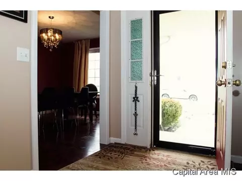 708 Cherokee, Springfield, IL 62711 photo 2