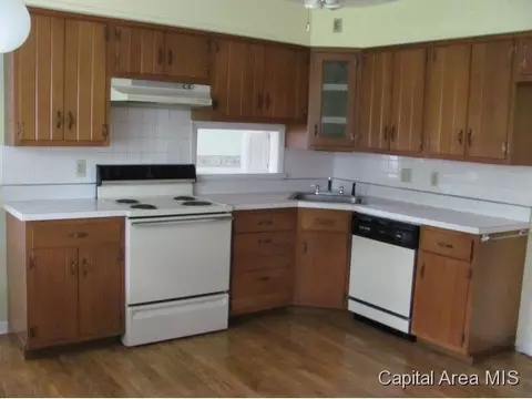 306 Collier Dr, Springfield, IL 62704 photo 3