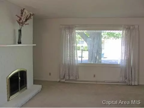 306 Collier Dr, Springfield, IL 62704 photo 5