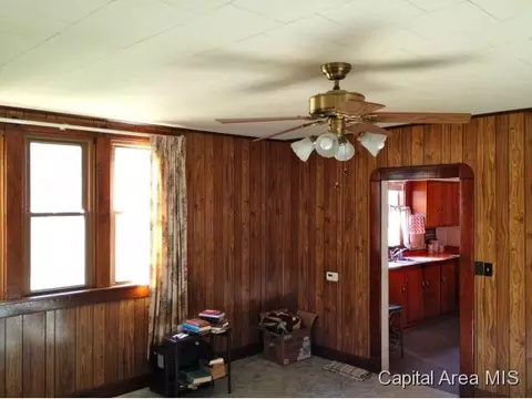 300 W Pine Street St, Tallula, IL 62688 photo 9